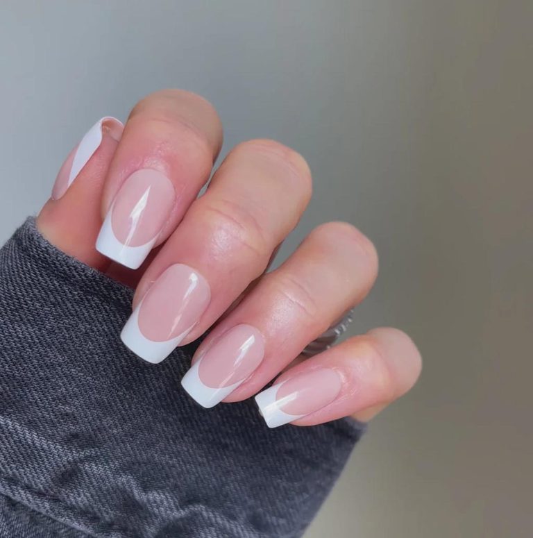 How to Achieve the Perfect French Manicure: A Step-by-Step Guide