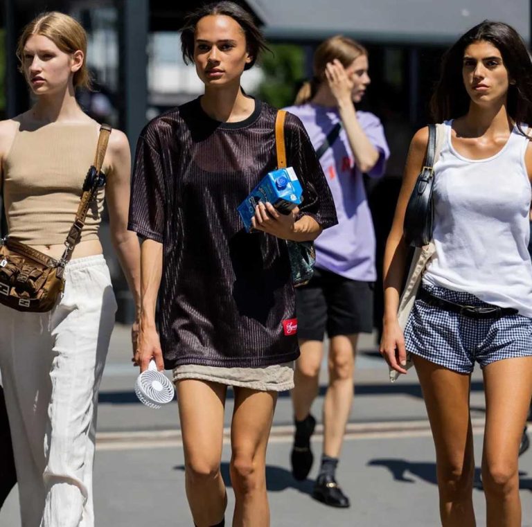 Street Style: Effortless Yet Full of Attitude